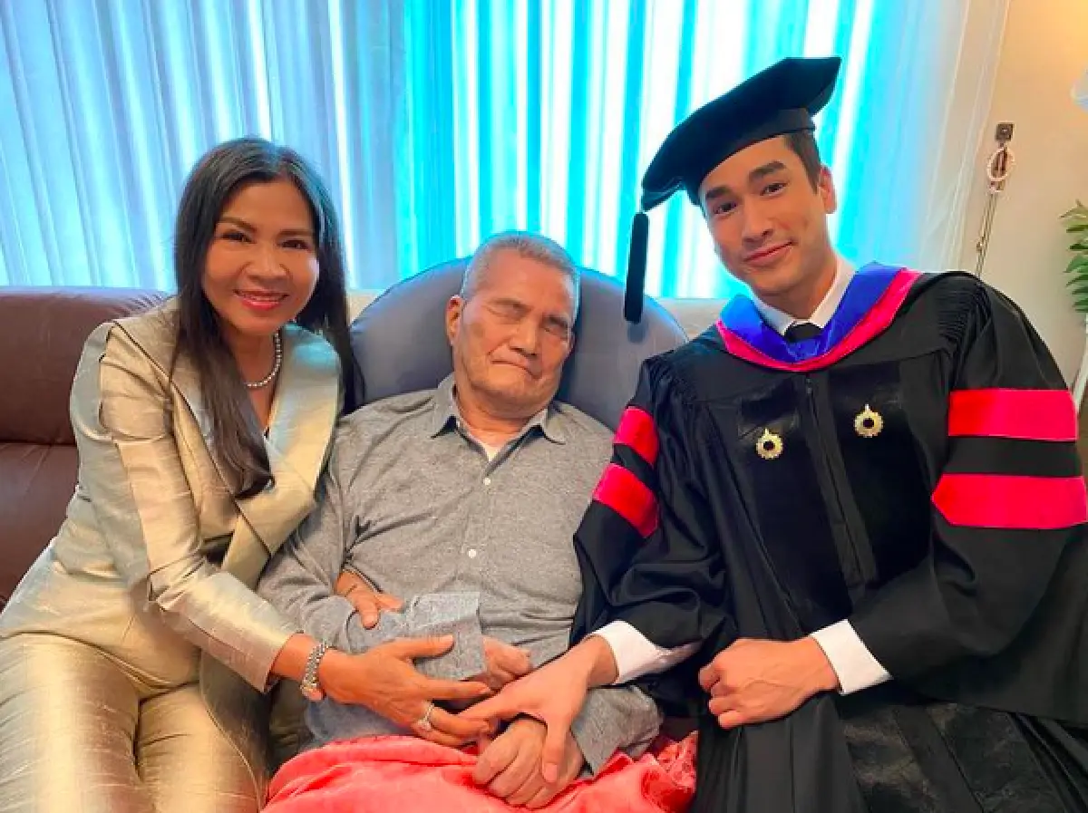 แฟนคลับแห่ยินดี! “ณเดชน์” เรียนจบปริญญาโท สวมชุดครุยเข้ารับปริญญา