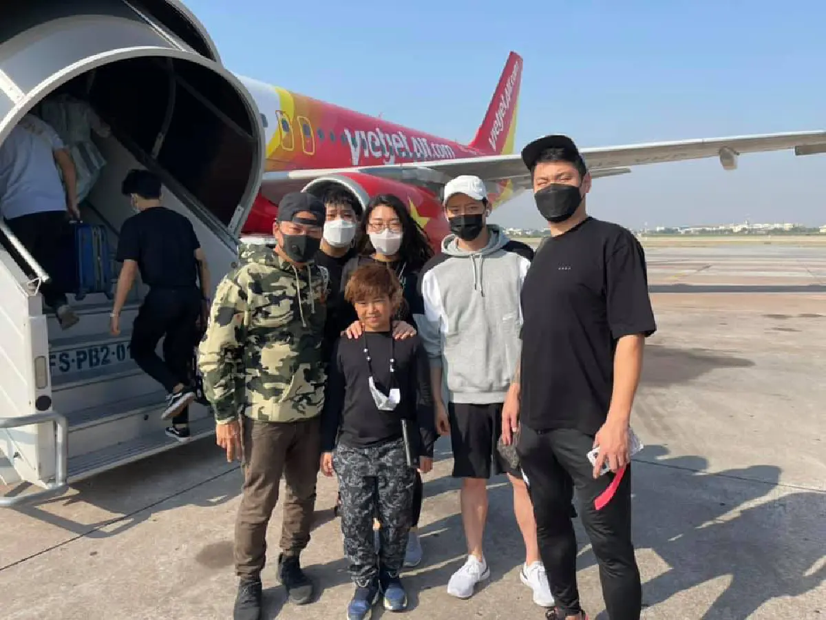 “ปาร์คยูชอน” บินลงใต้ร่วมทีม “เปิ้ล นาคร” เข้าพื้นที่ช่วยน้ำท่วมอย่างไม่ลังเล 