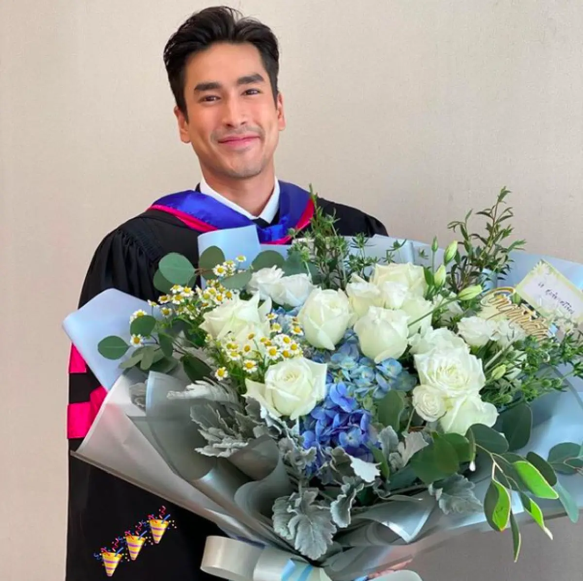 แฟนคลับแห่ยินดี! “ณเดชน์” เรียนจบปริญญาโท สวมชุดครุยเข้ารับปริญญา