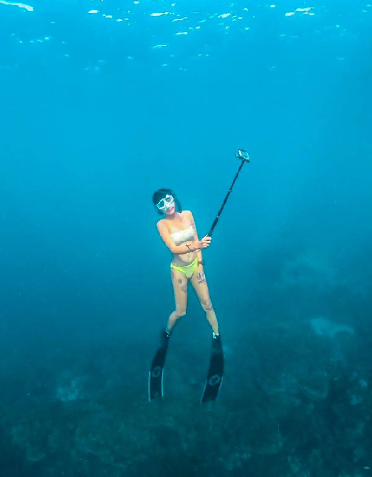 ทะเลเดือด! "สายป่าน” จัดเต็มความแซ่บในชุดว่ายน้ำ อวดหุ่นเป๊ะ รอยสักสวยๆ