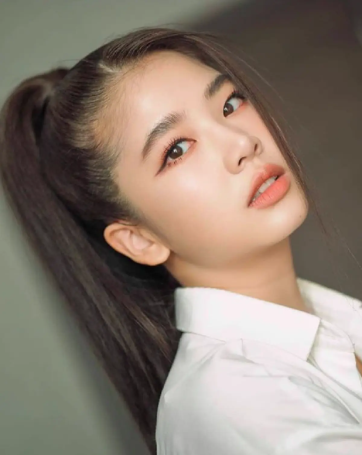  “ฝน ศนันธฉัตร” หัวใจกลับมาเป็นสีชมพู โพสต์ภาพติดหนุ่มปริศนาในกระจก