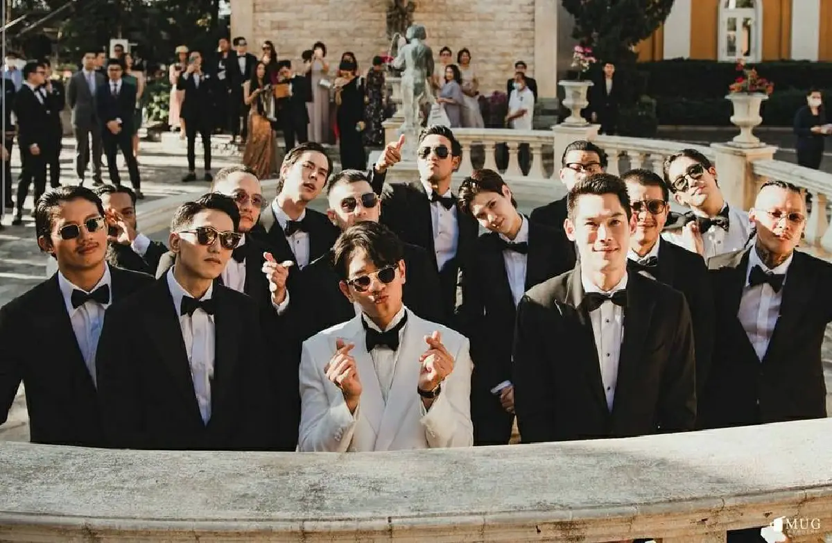 ส่องทีมเพื่อนเจ้าบ่าว "โทนี่ รากแก่น" ทำเอาสาวๆ ถึงกับเลือกไม่ถูกเลยทีเดียว! 