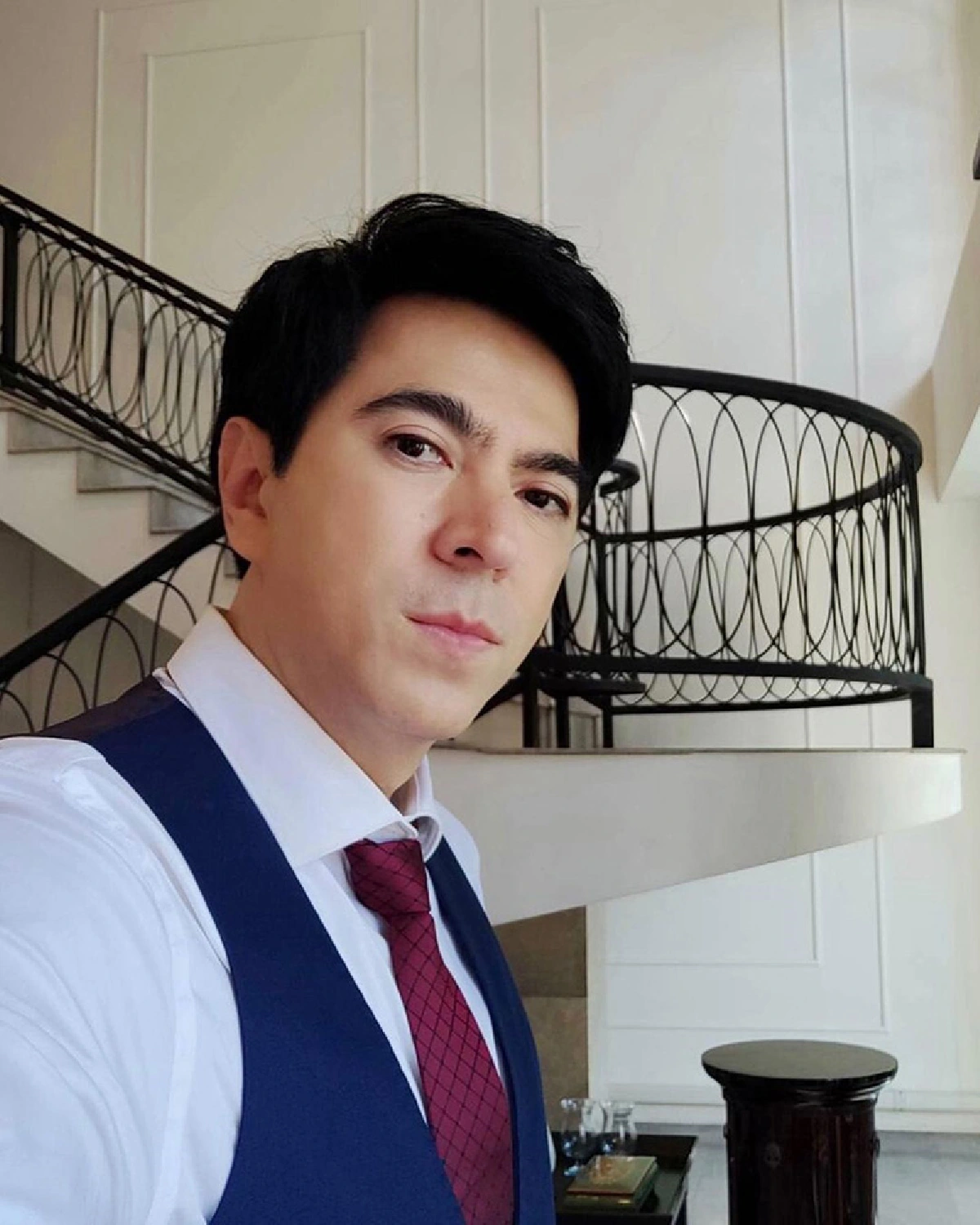 แซม ยุรนันท์ อวดหุ่นสุดเฟิร์มในวัย 57 ปี หล่อเท่ดูดีตลอดกาล