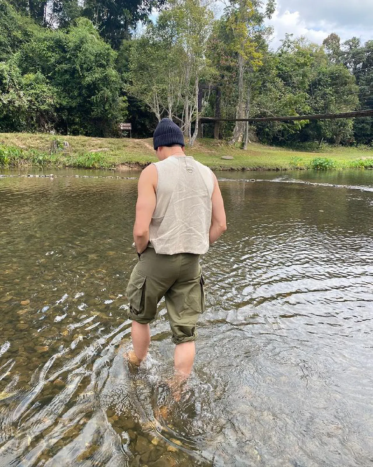 ญาญ่า เซ็กซี่โชว์แผ่นหลังขาวเนียน ในทริปแคมป์ปิ้งกับ ณเดชน์