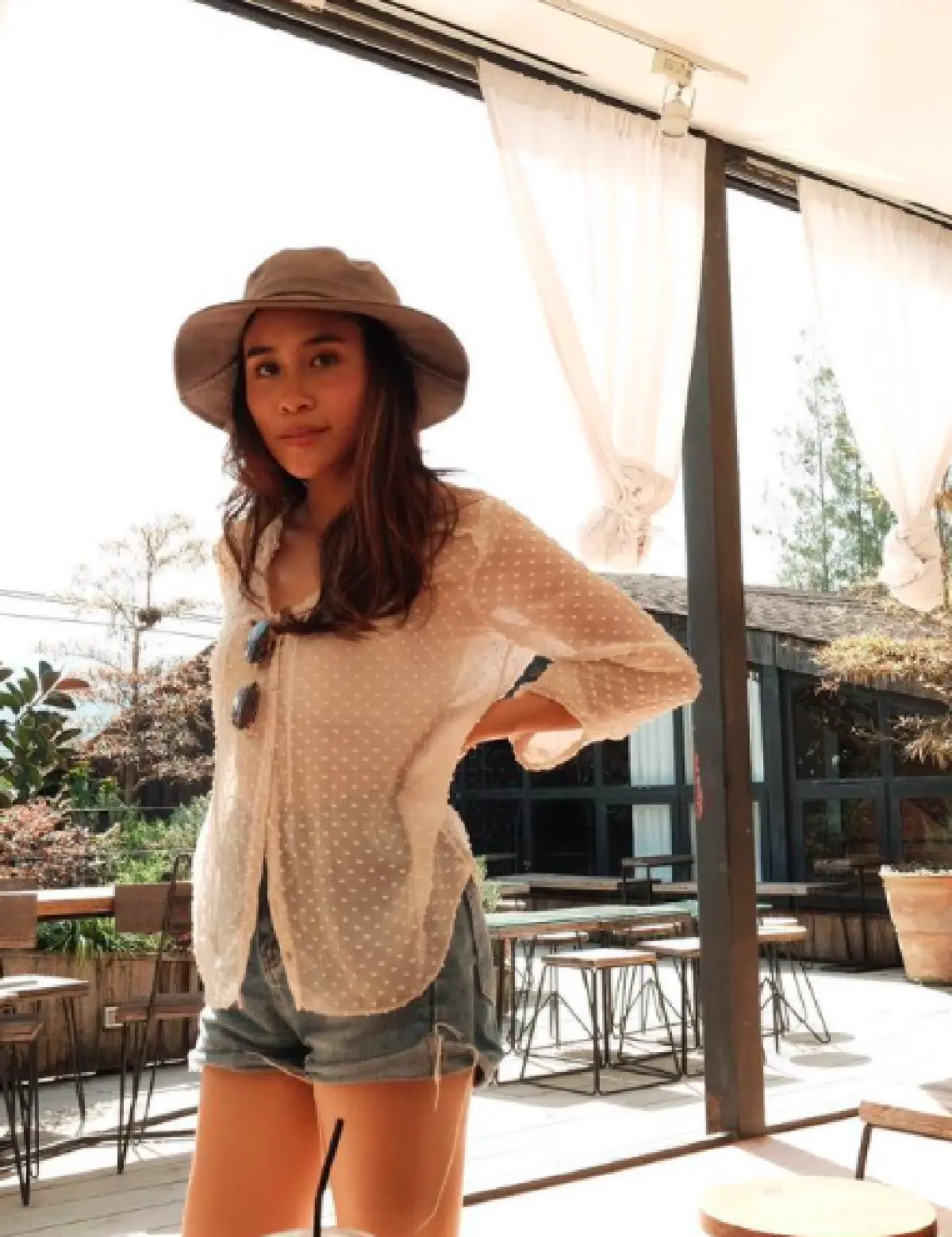 "ฌอห์ณ จินดาโชติ" เชือดกลับนิ่มๆ หลังชาวเน็ตเข้ามาคอมเมนต์ว่าแฟนสาวไม่สวย