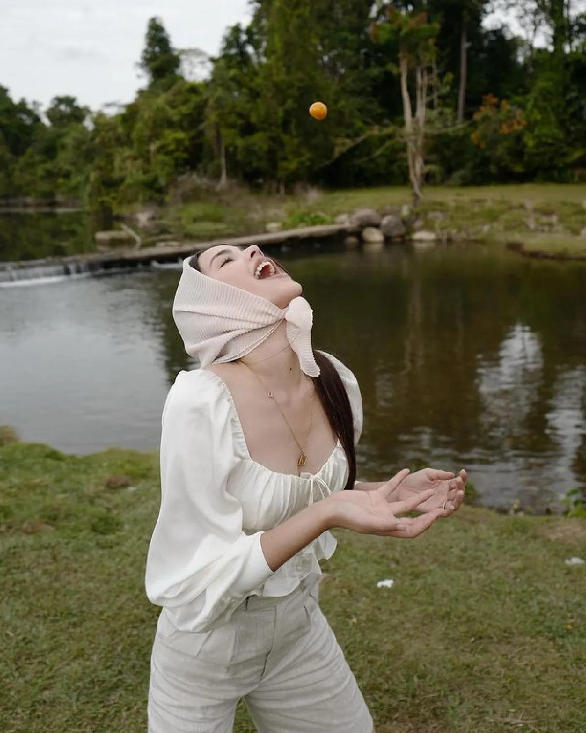 ญาญ่า เซ็กซี่โชว์แผ่นหลังขาวเนียน ในทริปแคมป์ปิ้งกับ ณเดชน์