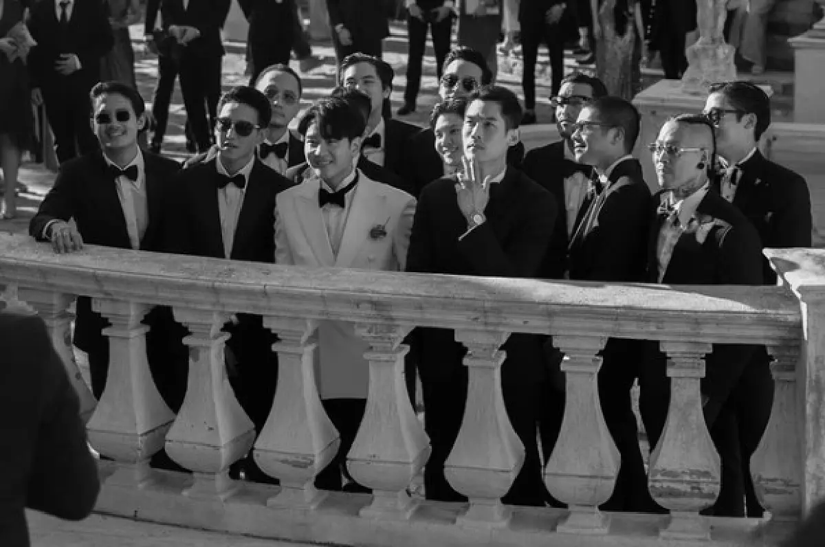 ส่องทีมเพื่อนเจ้าบ่าว "โทนี่ รากแก่น" ทำเอาสาวๆ ถึงกับเลือกไม่ถูกเลยทีเดียว! 