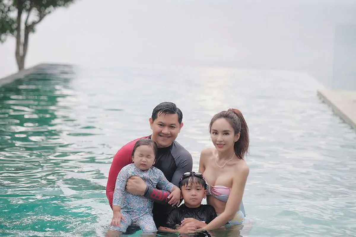 เป้ย ปานวาด สวีทสยบดราม่าพา ป๊อบ และลูกๆ เที่ยวทะเลอวดหุ่นแซ่บ