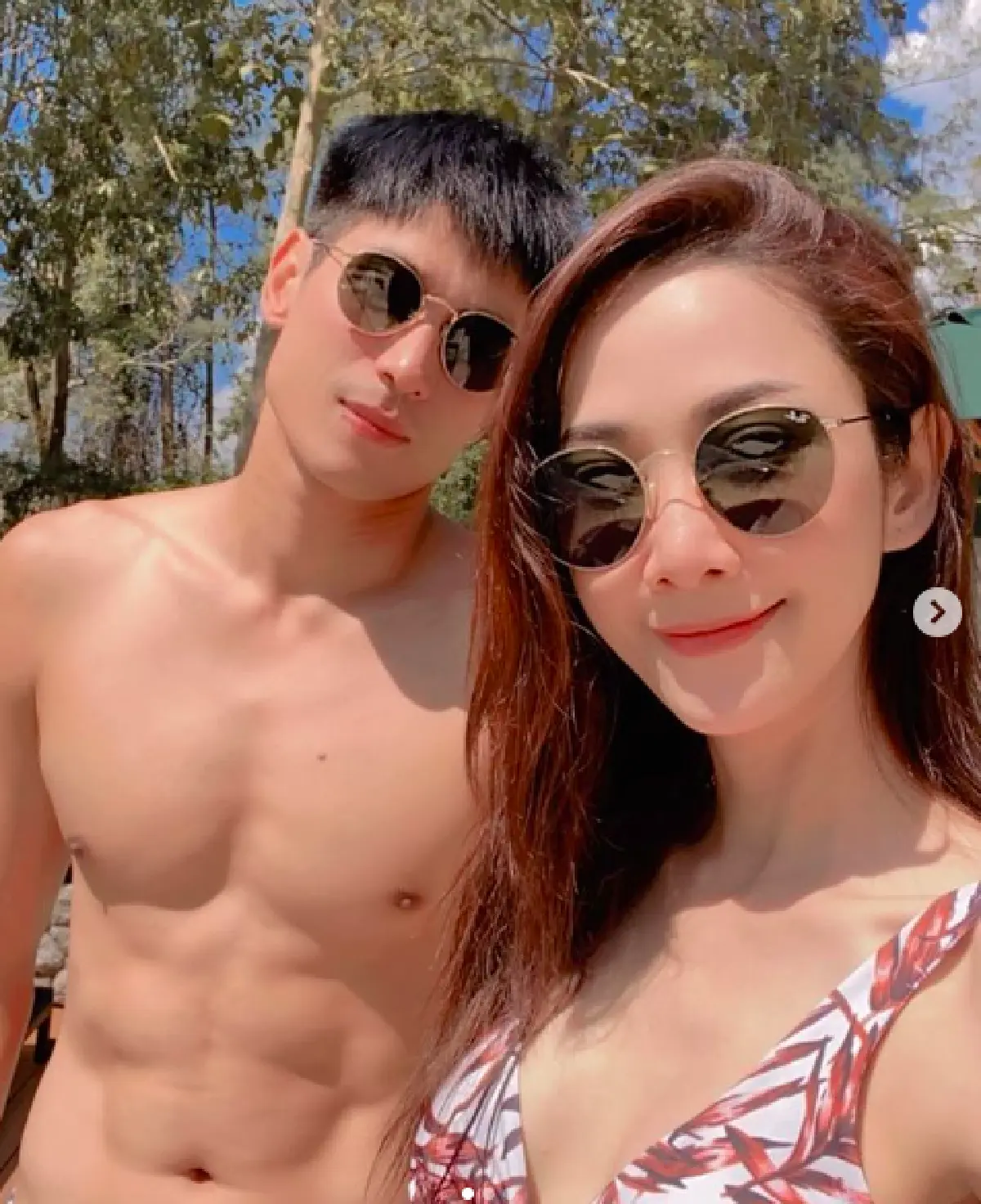 แซ่บแพ็กคู่! “ยุ้ย จีรนันท์” แท็กทีมสามี “ธัญญ์ ธนากร” เที่ยวทะเล อวดหุ่นเป๊ะ