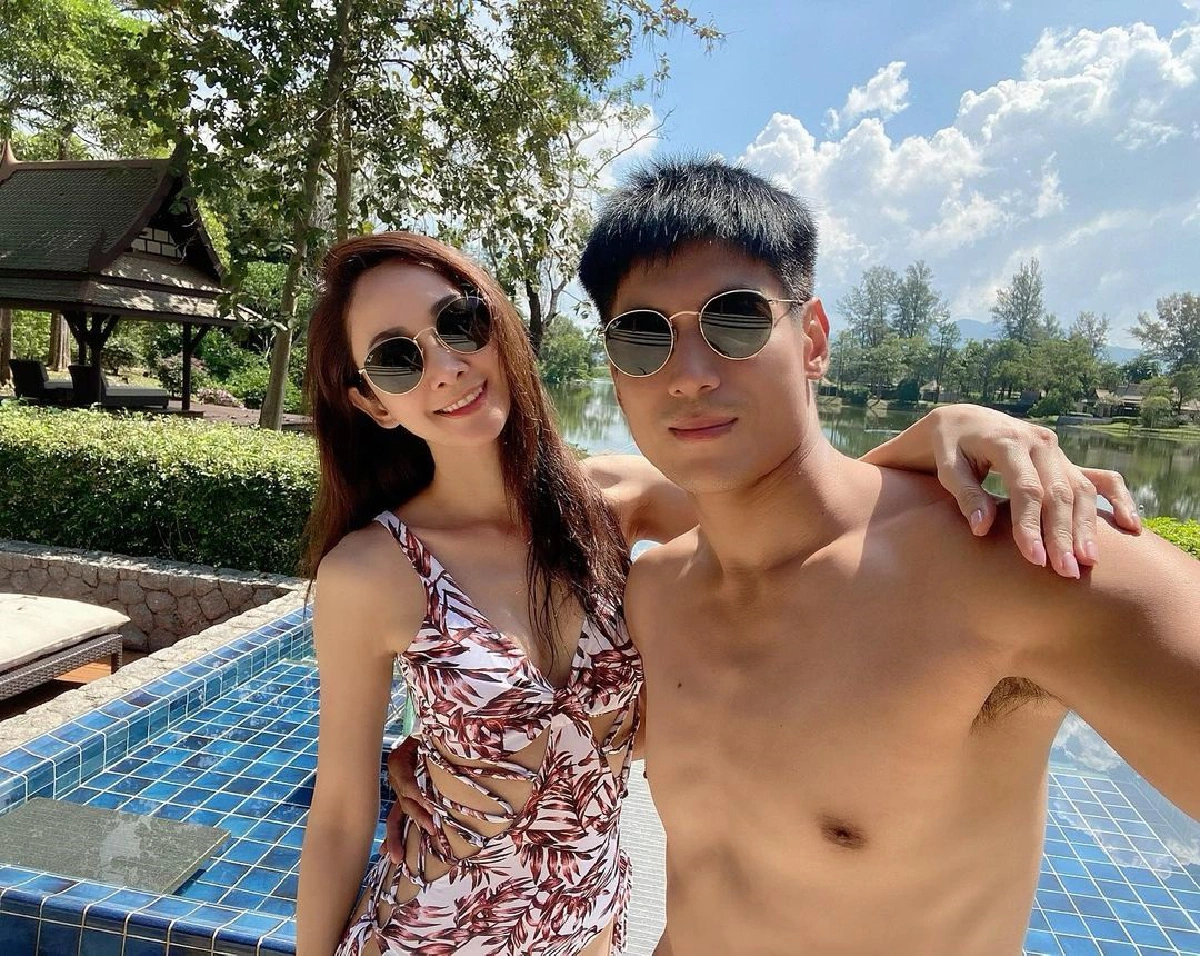 แซ่บแพ็กคู่! “ยุ้ย จีรนันท์” แท็กทีมสามี “ธัญญ์ ธนากร” เที่ยวทะเล อวดหุ่นเป๊ะ