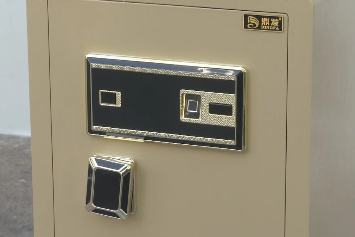 ตำรวจจับแก๊งแชร์บ้านแม่อิ๋วต้มเหยื่อลงทุนต่ำตอบแทนสูง 