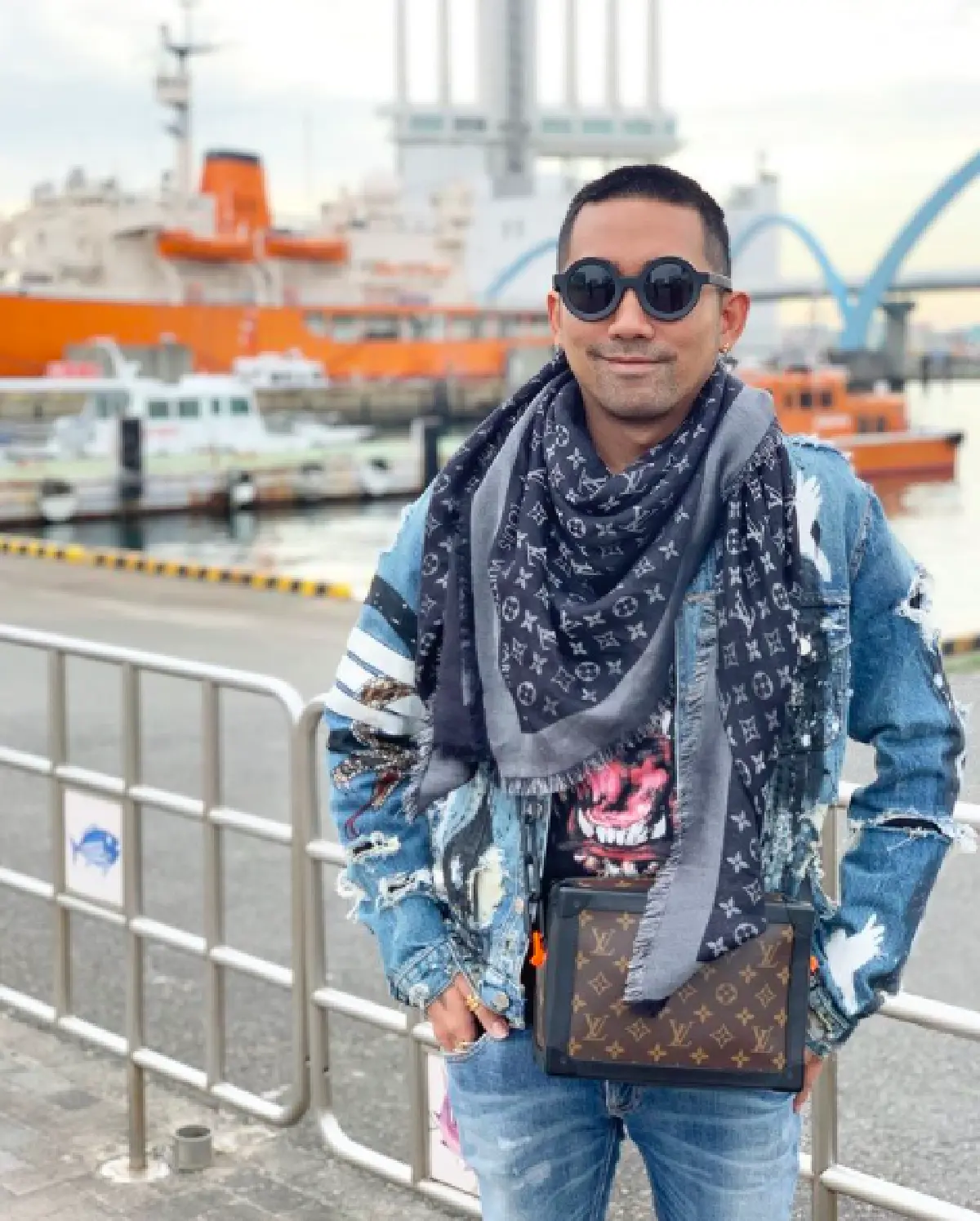 “บอล กฤษณะ” สามี “อุ้ม ลักขณา” ถูกชาวเน็ตแซะอย่างแซ่บ ใส่แบรนด์เนมเยอะไปไหน!? 