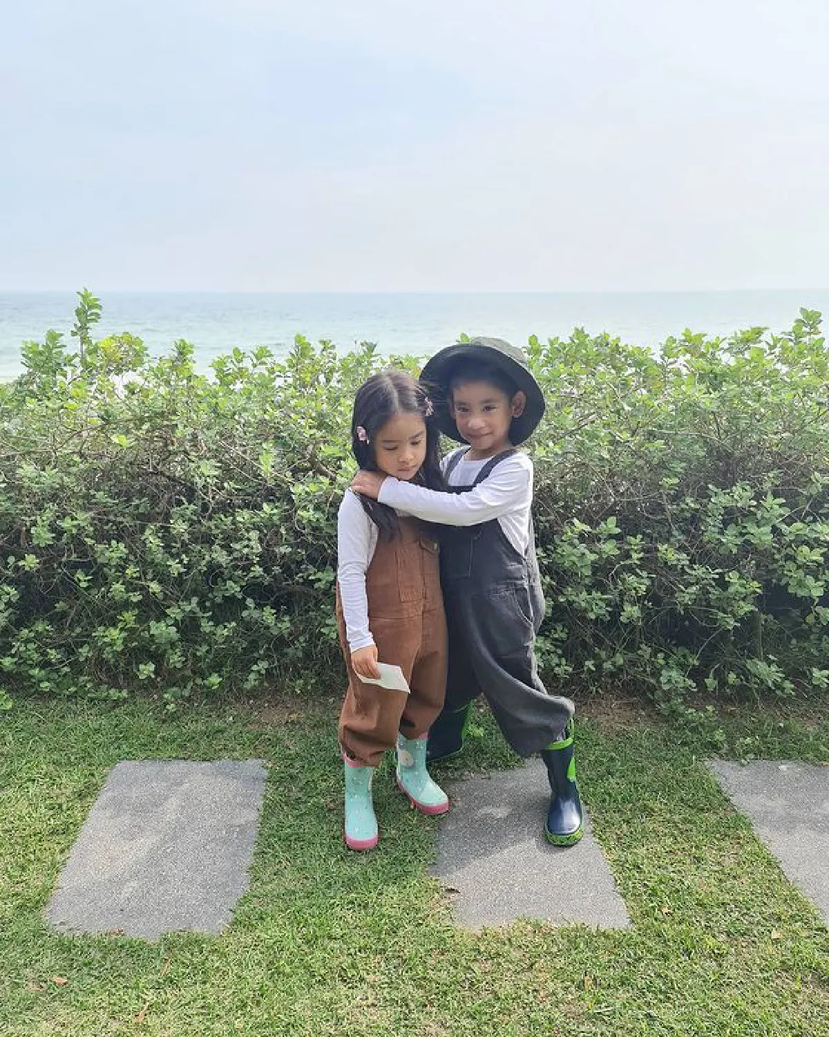 "หมอโอ๊ค" โชว์ภาพหวานวันเกิด "โอปอล์" พร้อมจัดทริปพาลูกๆ เที่ยวทะเล