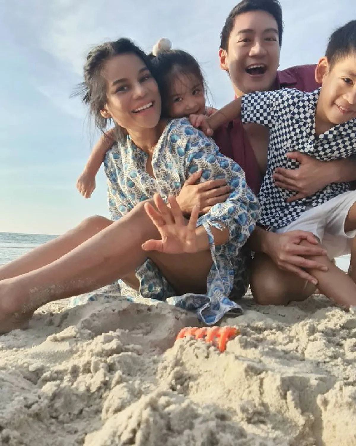 "หมอโอ๊ค" โชว์ภาพหวานวันเกิด "โอปอล์" พร้อมจัดทริปพาลูกๆ เที่ยวทะเล