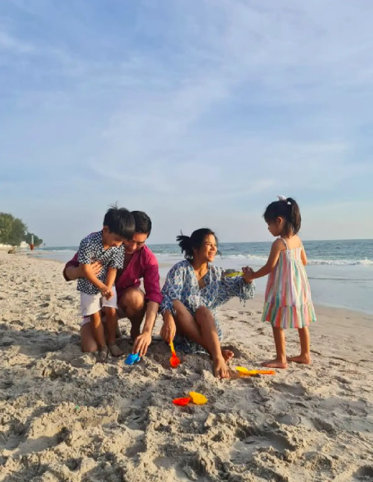 "หมอโอ๊ค" โชว์ภาพหวานวันเกิด "โอปอล์" พร้อมจัดทริปพาลูกๆ เที่ยวทะเล