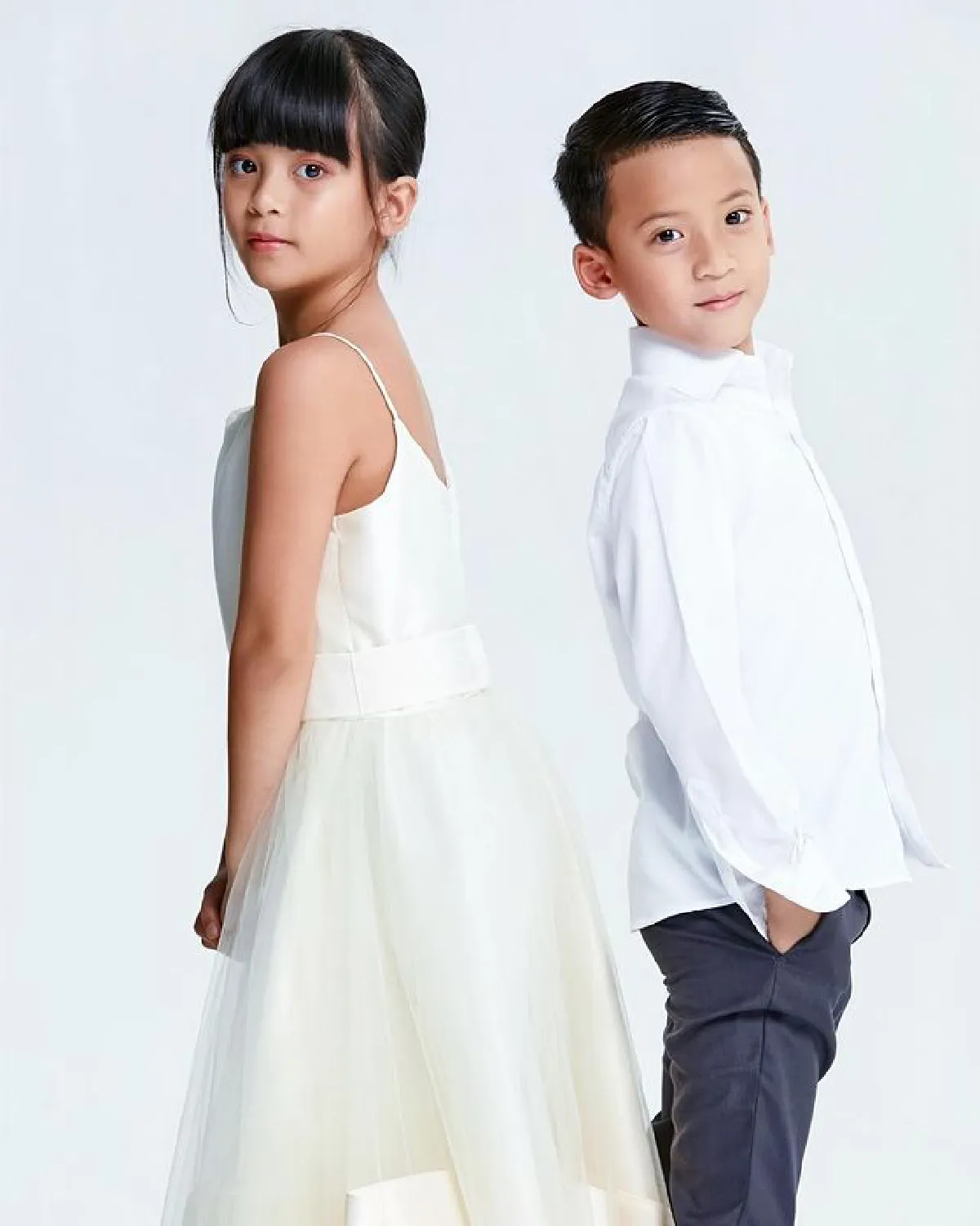  เป๊ะยกบ้าน! "นานา-เวย์” แท็กทีม “น้องบีน่า-น้องบรู๊คลิน” ถ่ายภาพครอบครัวสุดชิค 