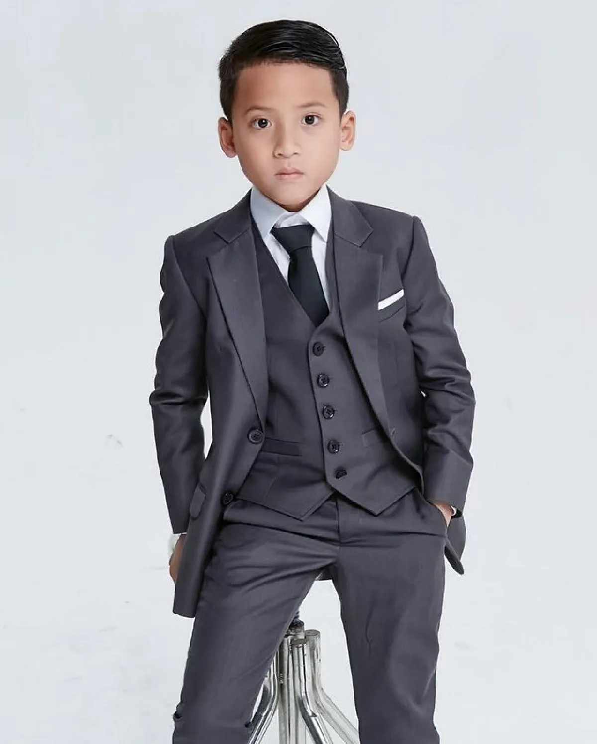  เป๊ะยกบ้าน! "นานา-เวย์” แท็กทีม “น้องบีน่า-น้องบรู๊คลิน” ถ่ายภาพครอบครัวสุดชิค 