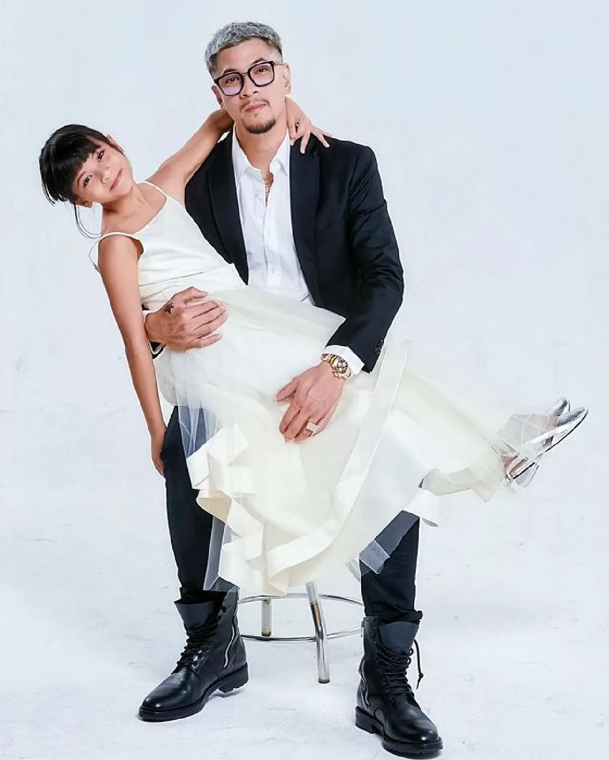  เป๊ะยกบ้าน! "นานา-เวย์” แท็กทีม “น้องบีน่า-น้องบรู๊คลิน” ถ่ายภาพครอบครัวสุดชิค 