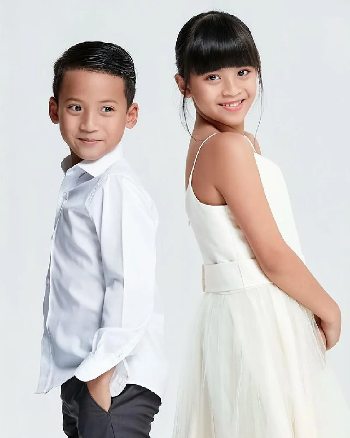  เป๊ะยกบ้าน! "นานา-เวย์” แท็กทีม “น้องบีน่า-น้องบรู๊คลิน” ถ่ายภาพครอบครัวสุดชิค 