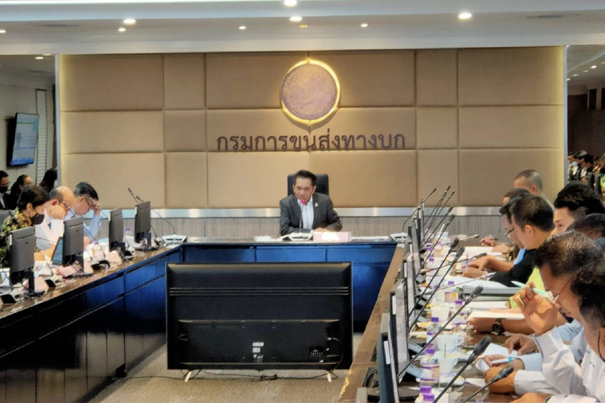 เปิดเวทีประชาพิจารณ์กรมขนส่งฯ หนุนเรียกรถผ่านแอปฯถูกกม.