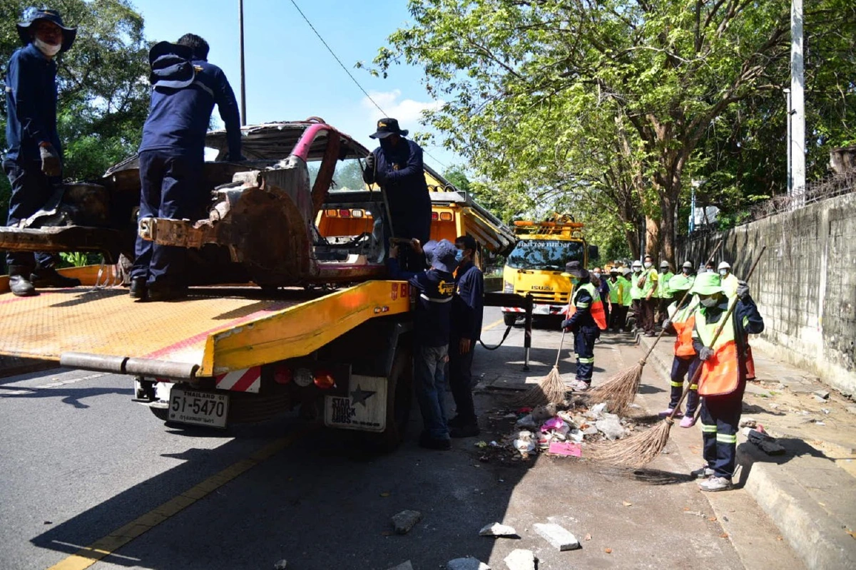 กทม.ยกซากรถถูกทิ้งกีดขวางลดจราจรติดขัด ขจัดมลภาวะเป็นพิษ