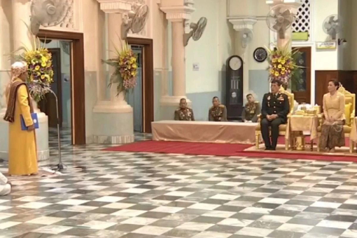 ในหลวง-พระราชินีพระราชทานรางวัล ทดสอบการอัญเชิญพระมหาคัมภีร์อัลกุรอานปี63