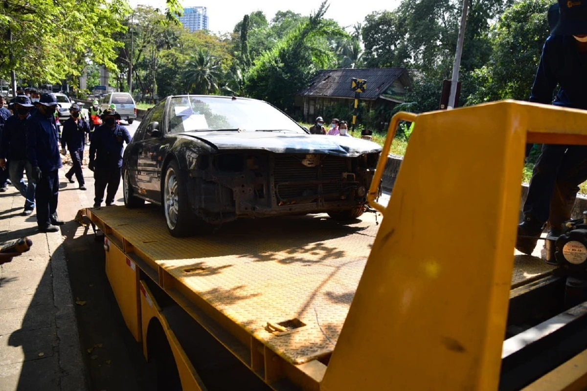 กทม.ยกซากรถถูกทิ้งกีดขวางลดจราจรติดขัด ขจัดมลภาวะเป็นพิษ