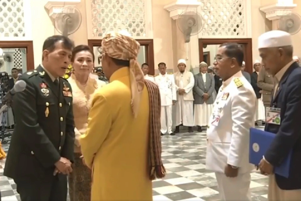 ในหลวง-พระราชินีพระราชทานรางวัล ทดสอบการอัญเชิญพระมหาคัมภีร์อัลกุรอานปี63