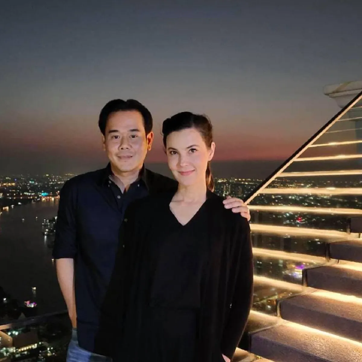 เป๊ก สัณณ์ชัย รีรันคลิปหวานวันแต่งงานกับ ธัญญ่า พร้อมติดแท็ก #เมียยืนหนึ่ง