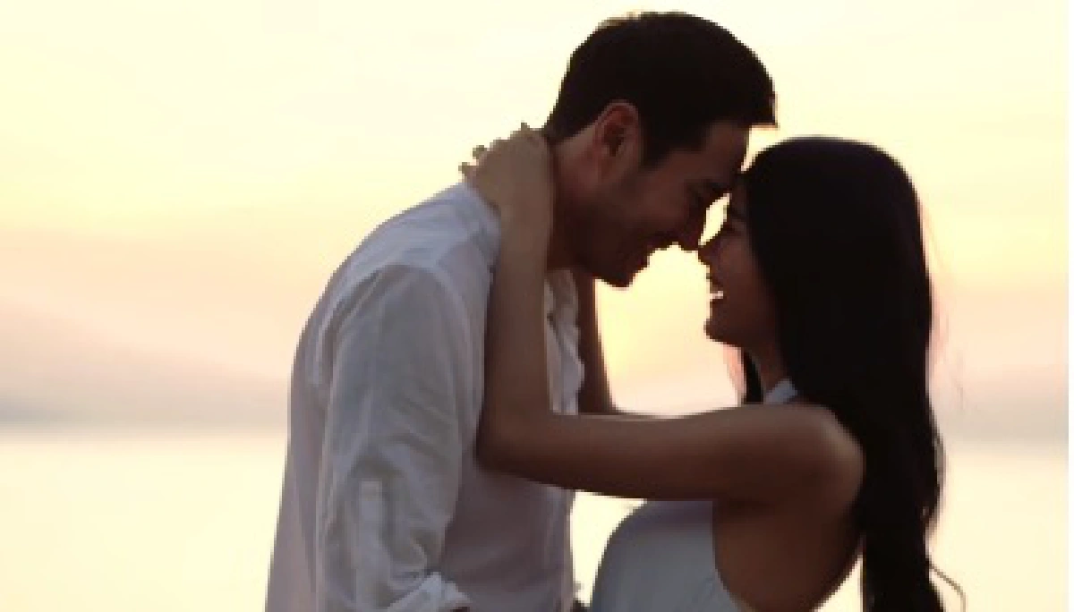 เจสัน ยัง เผยคลิปหวาน! ขอแฟนสาวแต่งงานริมทะเลสุดโรแมนติก 