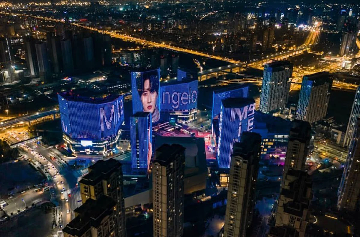 ไมค์ พิรัชต์ ปลื้มมาก! แฟนคลับจัดใหญ่ ทำป้าย HBD ขึ้นตึกและสะพานให้ทั่วเมือง