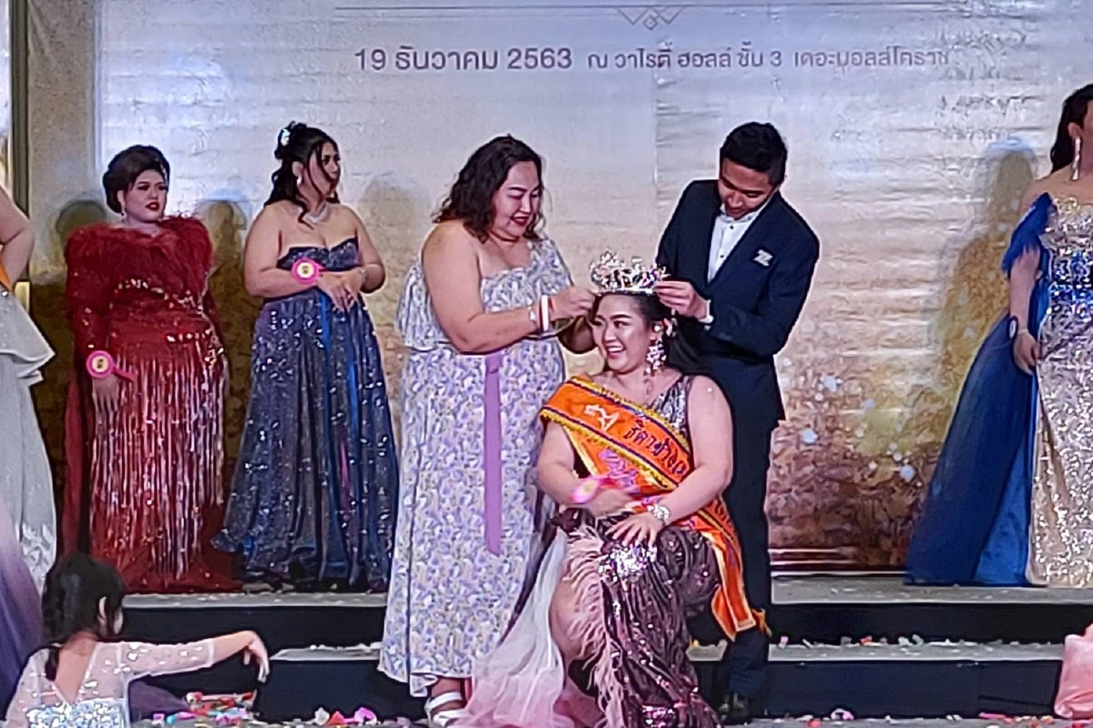 โคราชจัดประกวดธิดาช้างเมืองย่าสุดฮาแม่ยกแห่กล้วย-อ้อยให้กำลังใจสาวบิ๊กไซค์