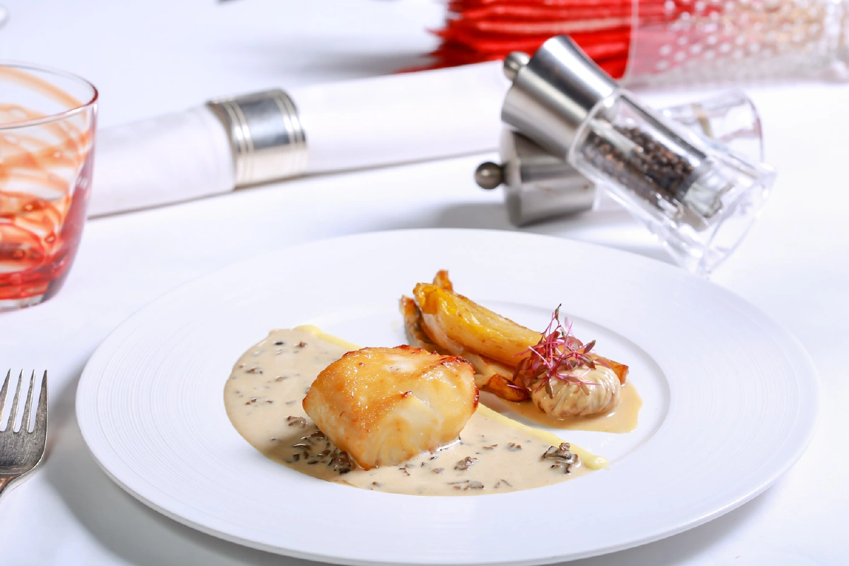 อัพความสุขกับดินเนอร์หรู พร้อมปาร์ตี้เคาท์ดาวน์ @เรดสกาย