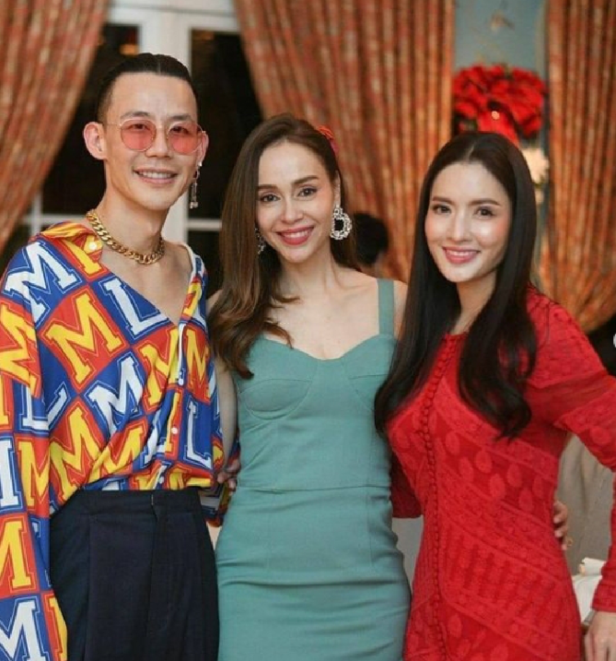 "ศรีริต้า-กรณ์" เปิดบ้านฉลองคริสต์มาสอย่างหรูหรา คนดังมาร่วมงานเพียบ