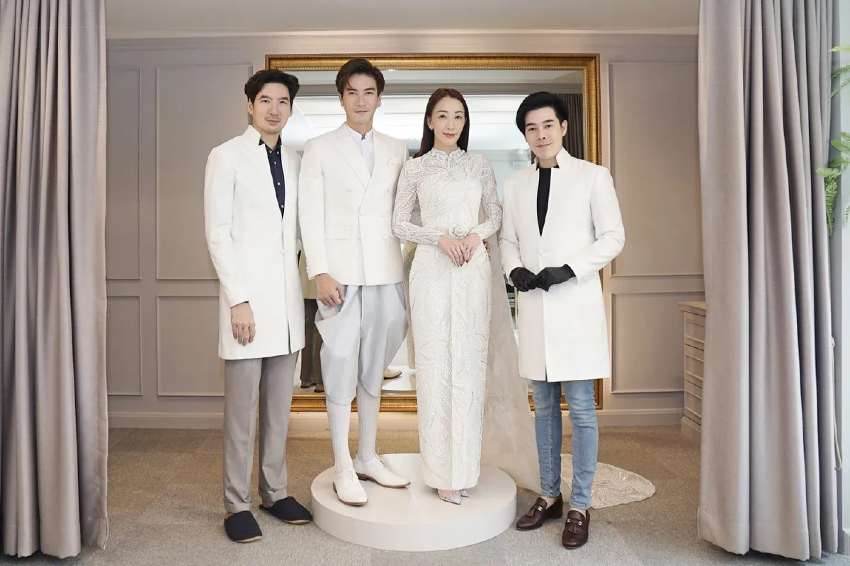 ชุดบ่าวสาวสุดพรีเมียมส่งท้ายปี