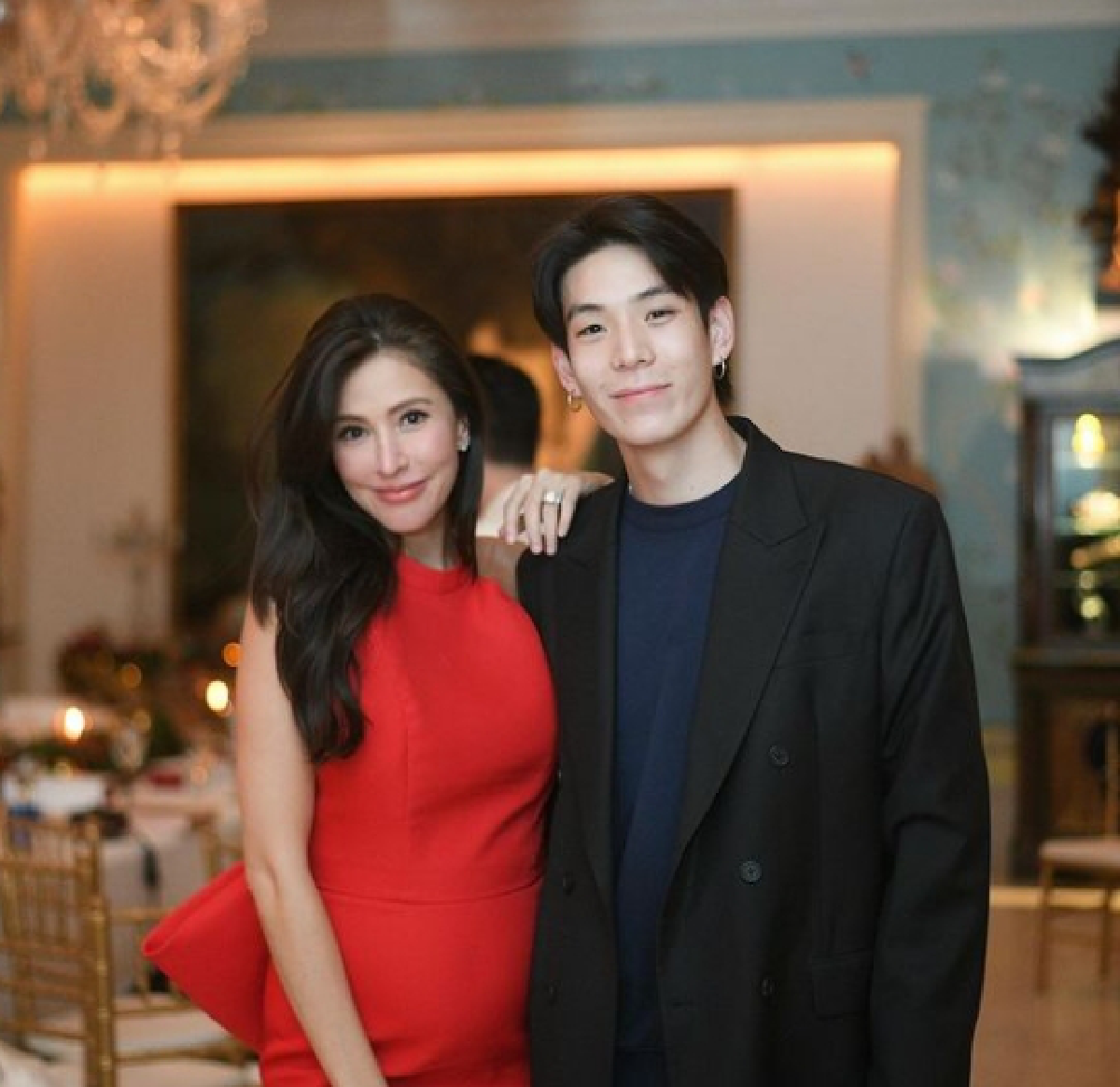 "ศรีริต้า-กรณ์" เปิดบ้านฉลองคริสต์มาสอย่างหรูหรา คนดังมาร่วมงานเพียบ