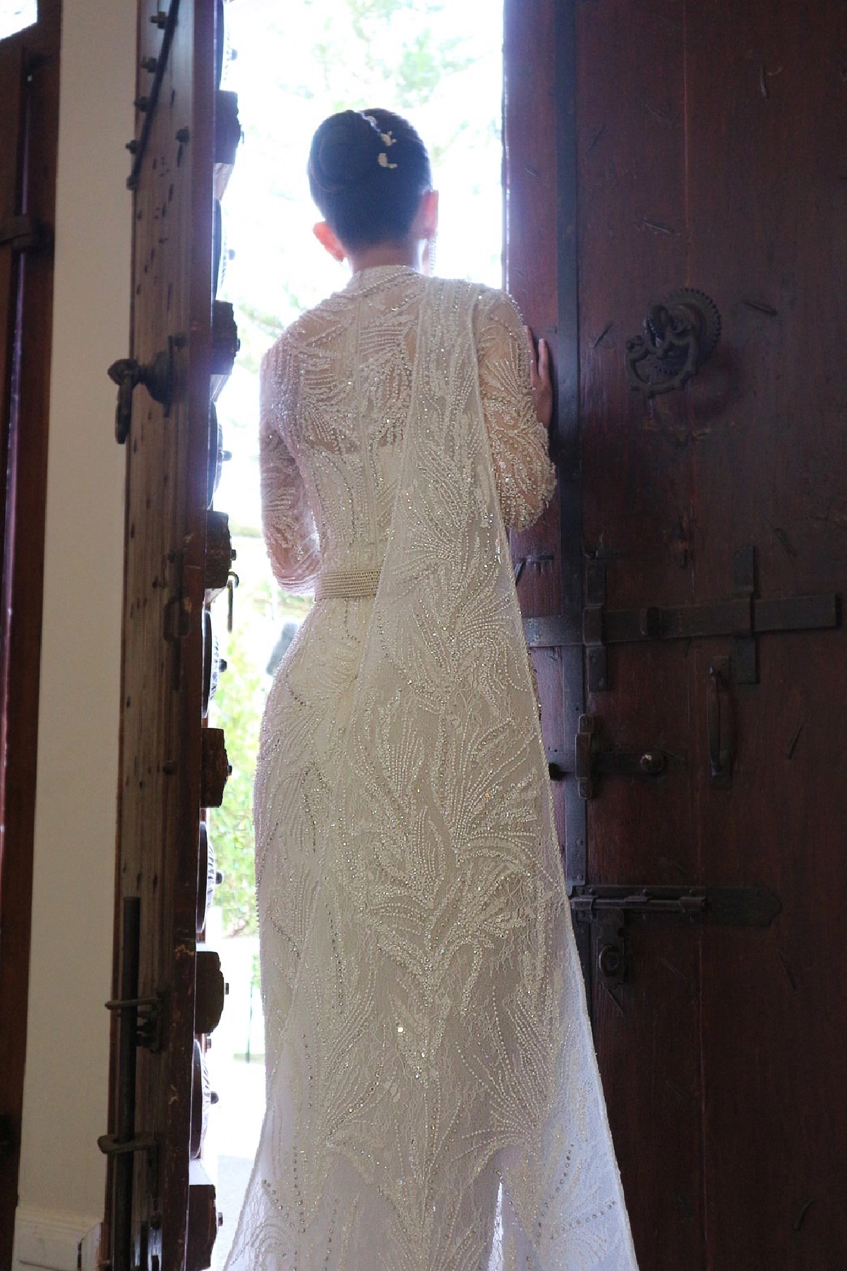 ชุดบ่าวสาวสุดพรีเมียมส่งท้ายปี