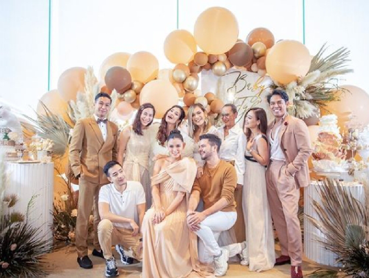 อบอุ่นน่ารัก! วิกกี้-ชาย จัดปาร์ตี้ Baby Shower ต้อนรับลูกชายคนที่ 2