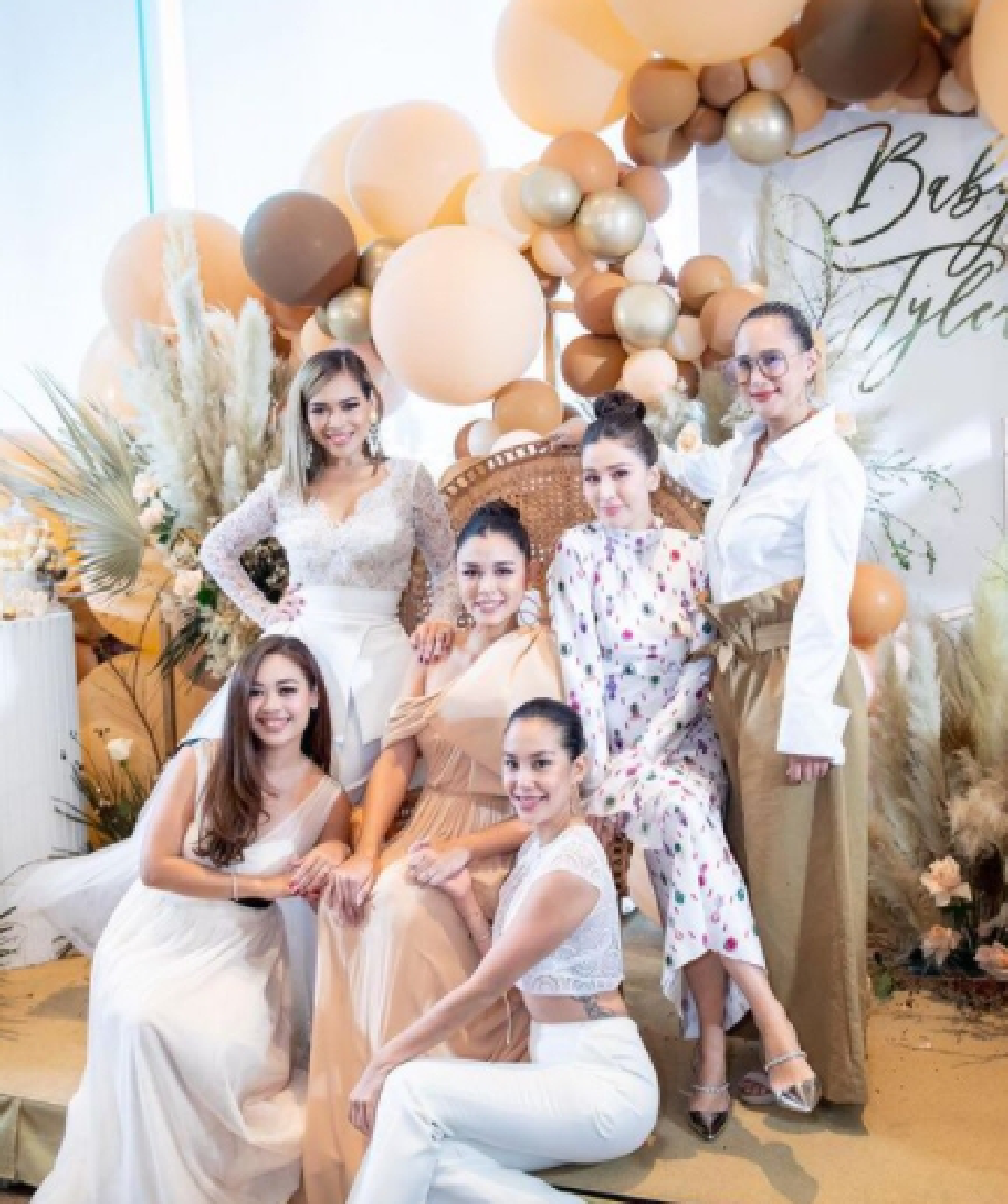 อบอุ่นน่ารัก! วิกกี้-ชาย จัดปาร์ตี้ Baby Shower ต้อนรับลูกชายคนที่ 2