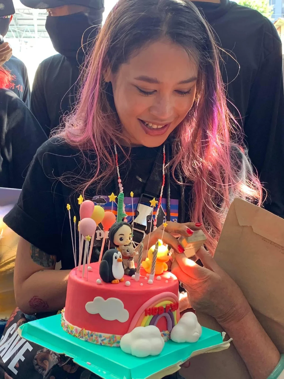 ทราย เจริญปุระ แฮปปี้..แฟนๆเซอร์ไพรส์ซื้อป้ายโฆษณาท้ายรถตุ๊กตุ๊กให้ในวันเกิด