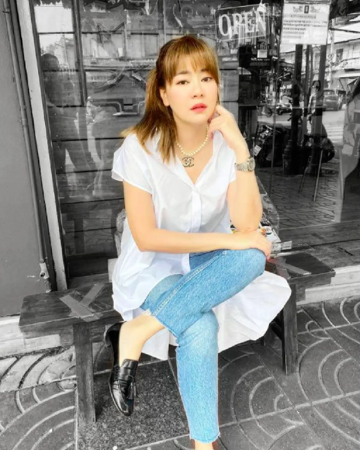  "โอ๋ ภัคจีรา" ใส่ชุดเดรสสั้นโชว์หลังขาวเนียน ทำเอา "หนุ่ม กรรชัย" ถึงกับหมั่นเขี้ยวหนัก 