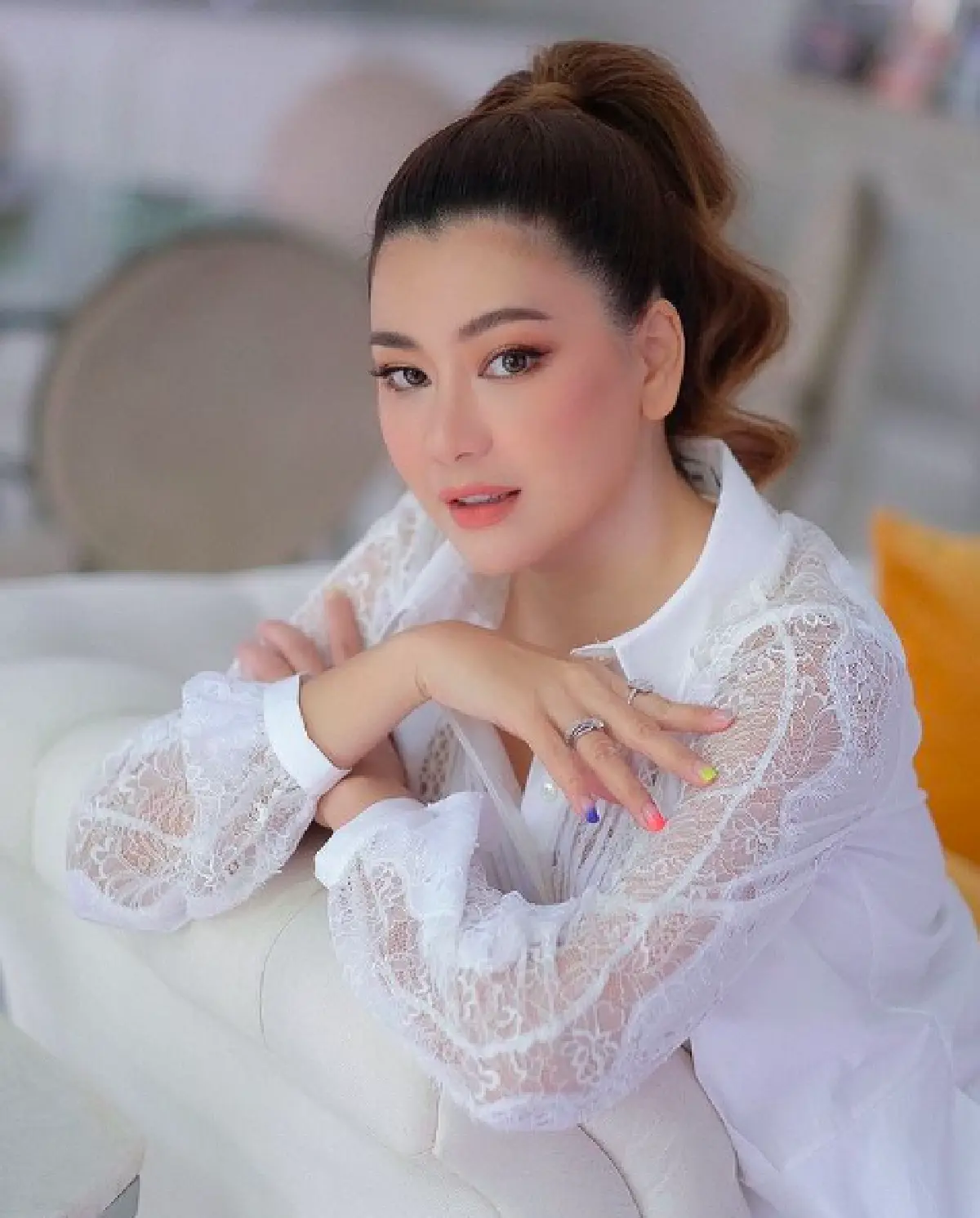  "โอ๋ ภัคจีรา" ใส่ชุดเดรสสั้นโชว์หลังขาวเนียน ทำเอา "หนุ่ม กรรชัย" ถึงกับหมั่นเขี้ยวหนัก 