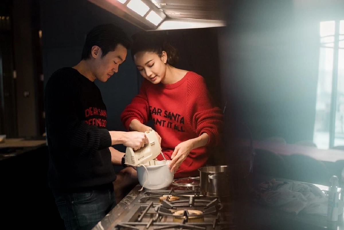 แต้ว-ไฮโซณัย ควงคู่ทำขนมน่ารัก แคปชั่นหวานบอก "คุณคือของขวัญ"