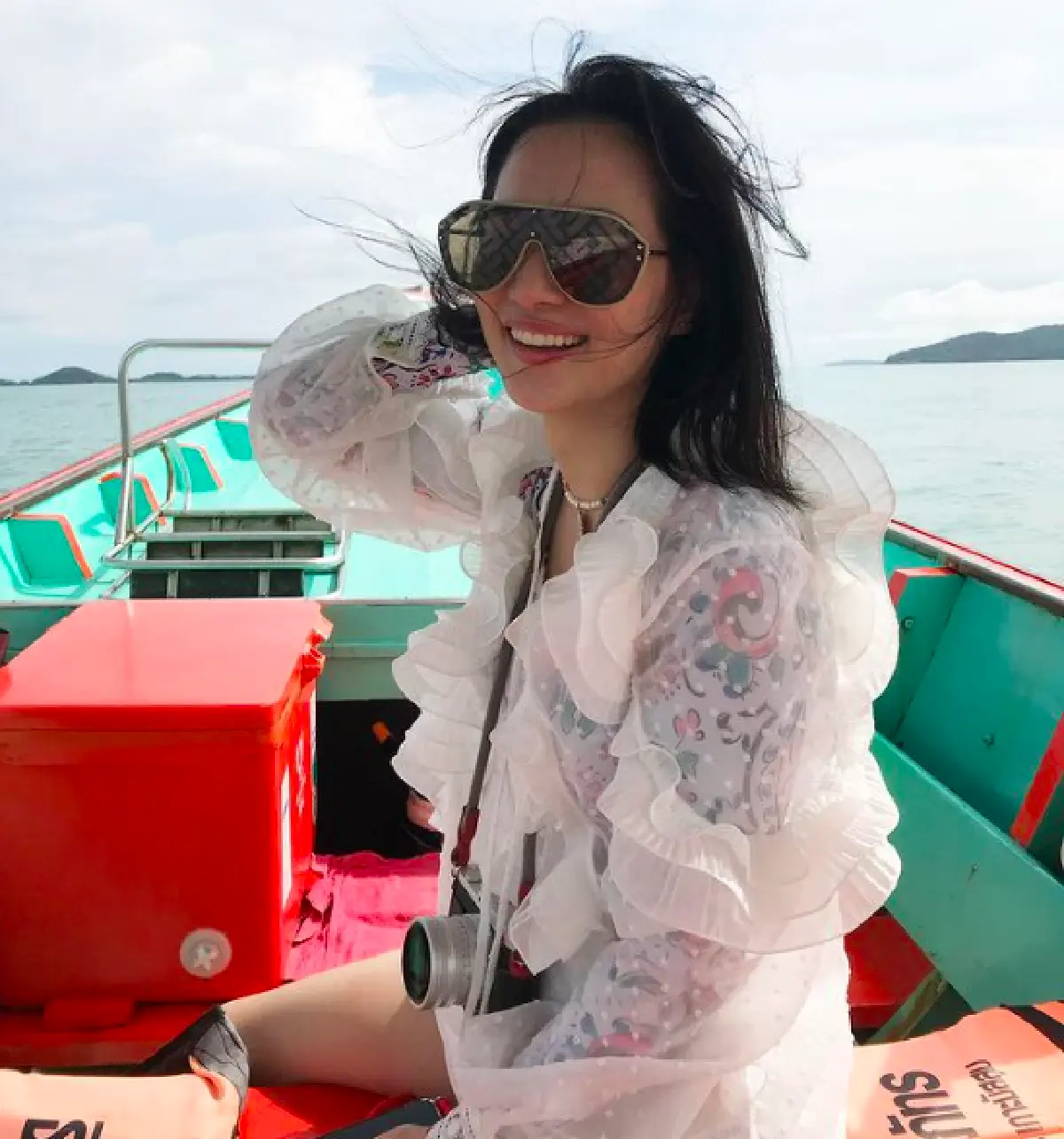 “ต่าย ชุติมา” ประกาศชัดว่าโสด! พร้อมโชว์ความแซ่บเบาๆ ในชุดว่ายน้ำ