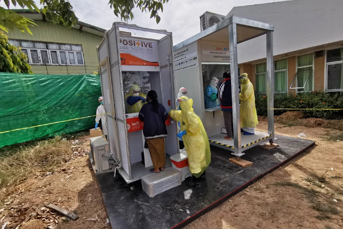 ผู้ค้าตลาดสดลำปลายมาศแห่คัดกรองตรวจโรคหลังพ่อค้าโคราชติดเชื้อ