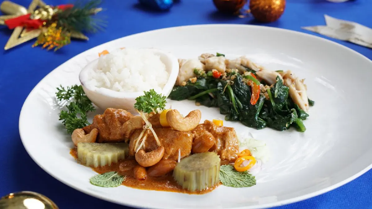 ฉลองคริสมาสต์ด้วยเมนูพิเศษที่ 'บลู เอเลเฟ่นท์'