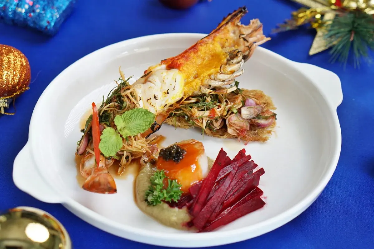 ฉลองคริสมาสต์ด้วยเมนูพิเศษที่ 'บลู เอเลเฟ่นท์'