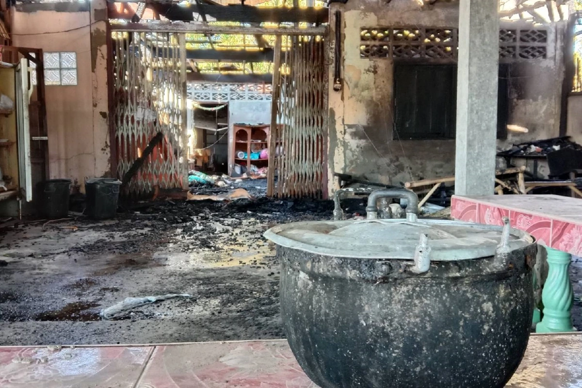 ไฟฟ้าลัดวงจรไหม้บ้านคุณตาทวดพระบรมฉายาลักษณ์ร.9ปลอดภัย