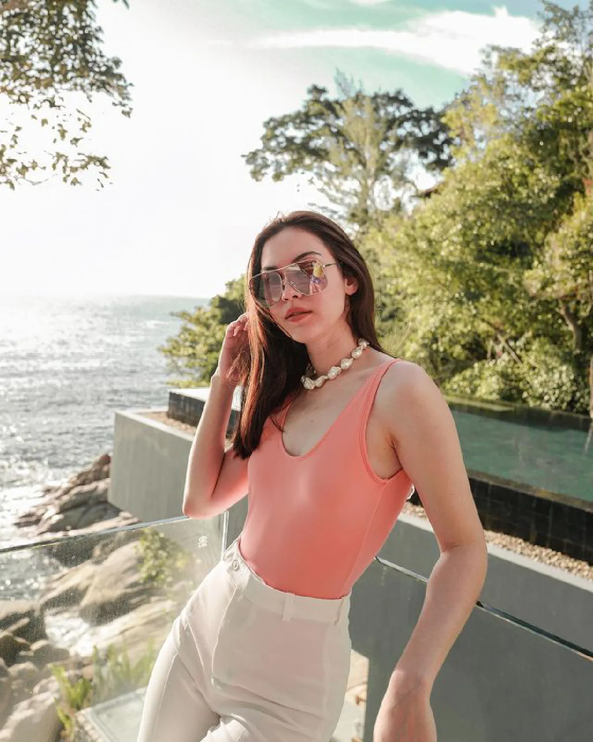 สงกรานต์ ลงรูปสวีท แมท ภีรนีย์ โอบเอวหวานในลุคใหม่จัดจ้านสะใจ