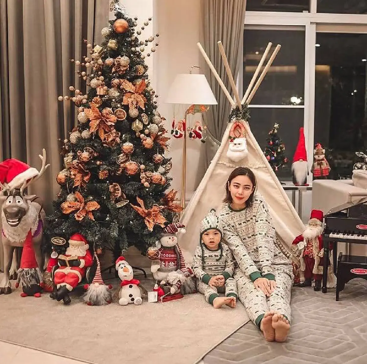 เปิดภาพครอบครัวคนบันเทิง กับโมเมนต์สุดแฮปปี้ในวันคริสต์มาส